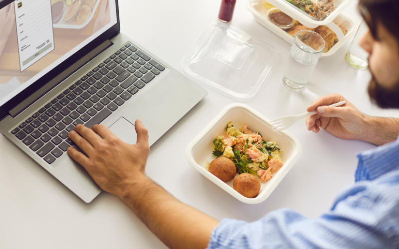 Kuinka ravitsemus auttaa jaksamaan työssä?